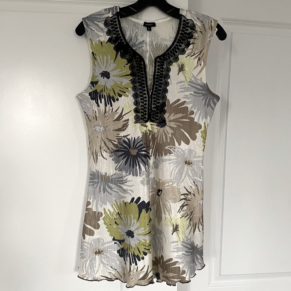 🌼Komarov Sleeveless Blouse, excellent condition.